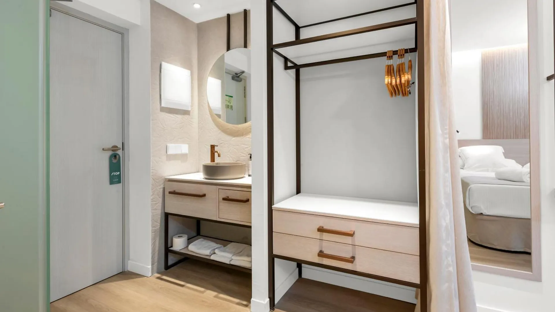 Valentin Grand Park Suite Hotel باغيرا 4*,  إسبانيا